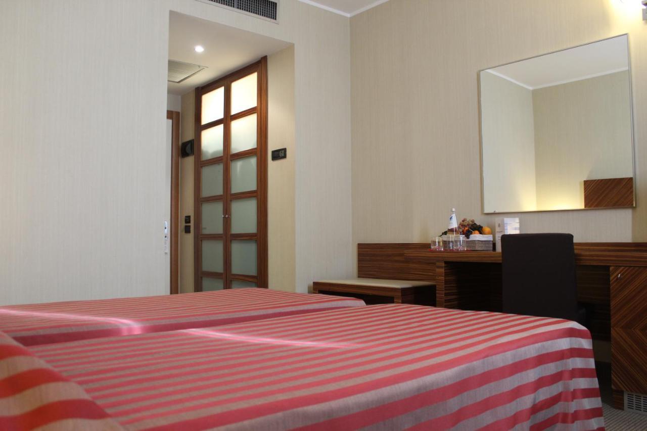 Mh Hotel Piacenza Fiera Exterior photo