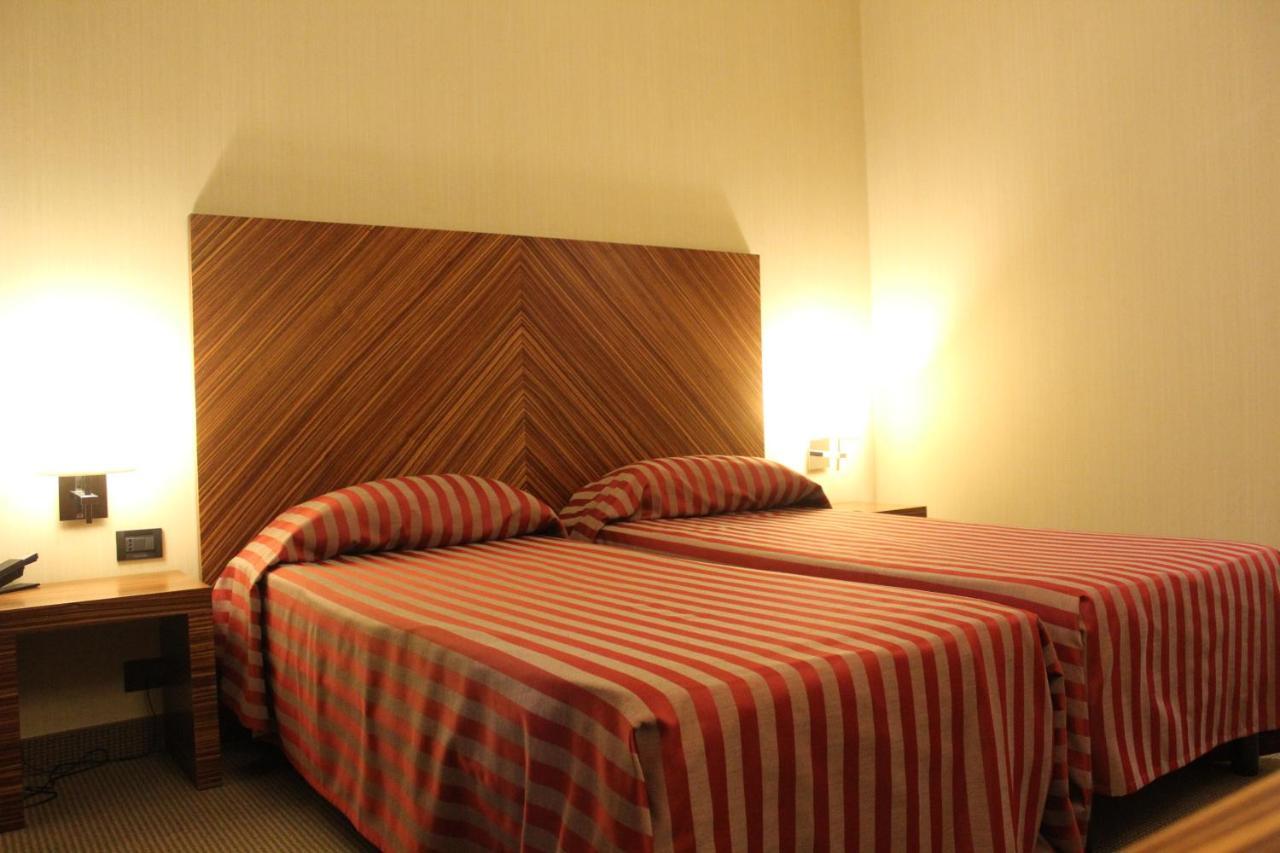 Mh Hotel Piacenza Fiera Exterior photo