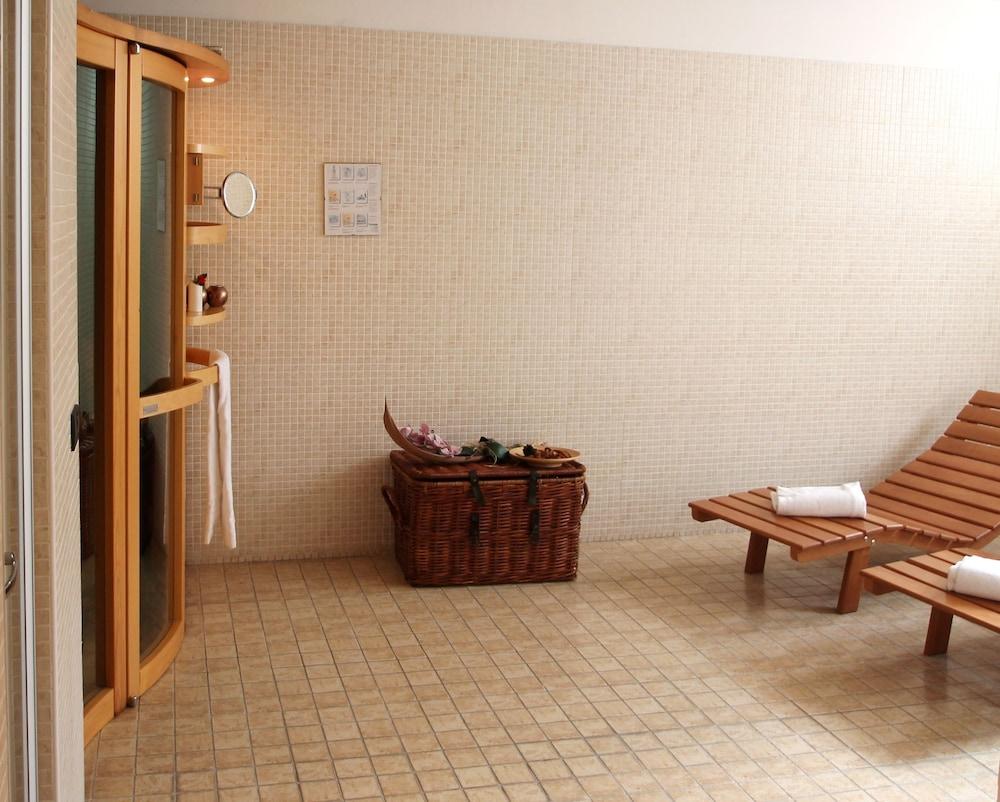 Mh Hotel Piacenza Fiera Exterior photo